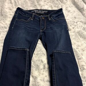 American Eagle Outfitters Women's dark Skinny Jeans